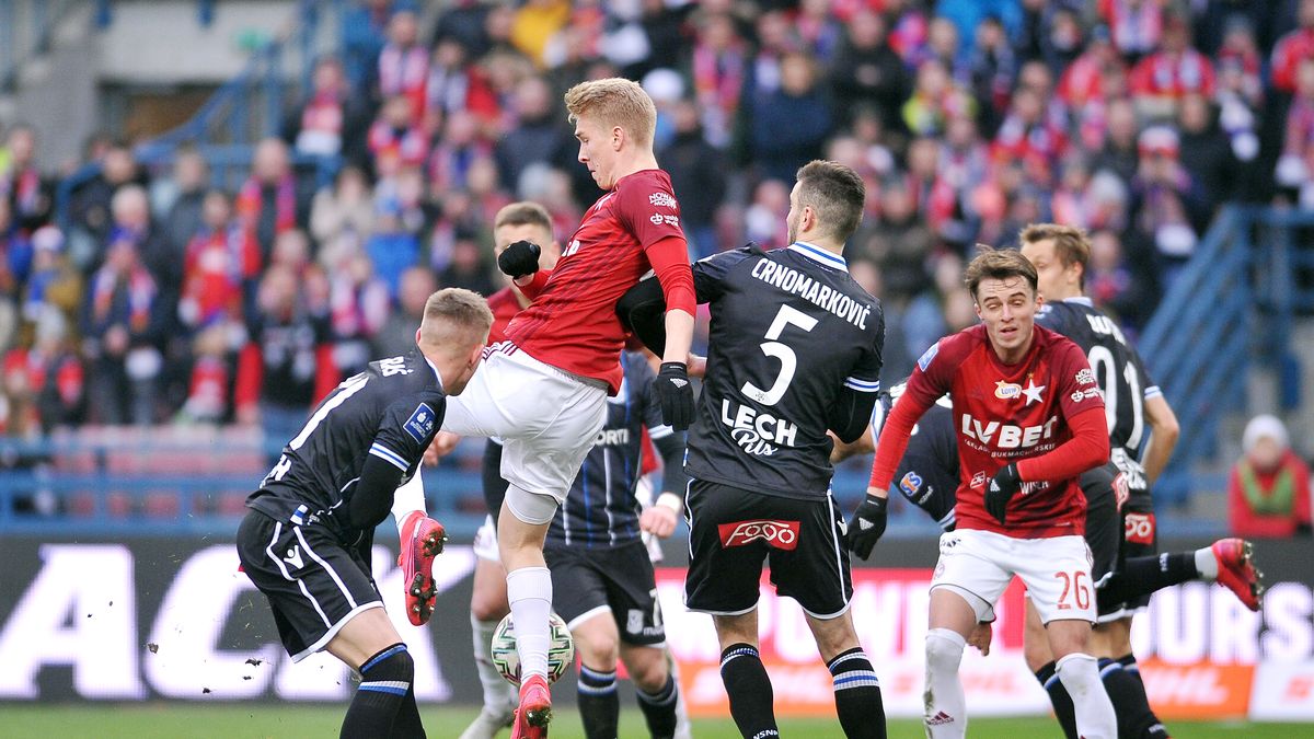 WP SportoweFakty / Krzysztof Porębski / Na zdjęciu: mecz Wisła Kraków - Lech Poznań