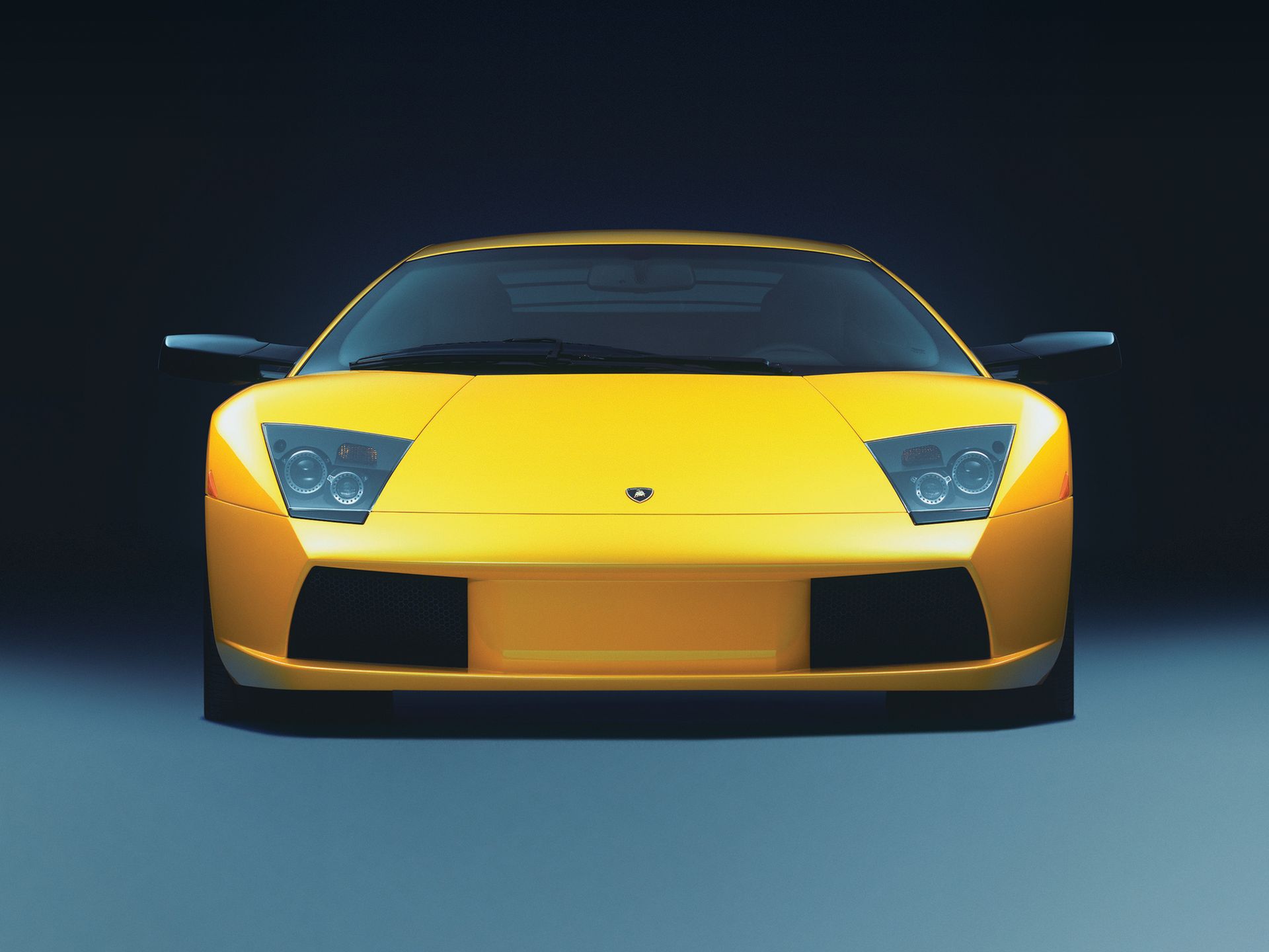Od dekad z V12: ewolucja hipersamochodów Lamborghini 73