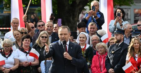 "Nazywają mnie wetomatem". Karol Nawrocki uderza w rząd