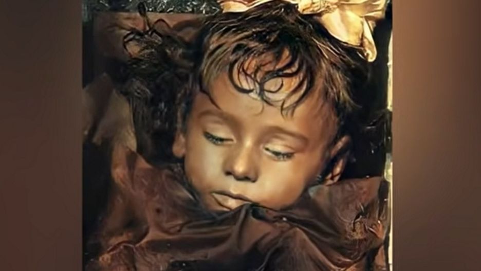 Zmarła ponad 100 lat temu. Są w szoku, gdy patrzą w jej oczy