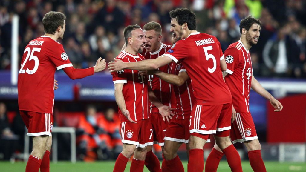 Piłkarze Bayernu Monachium po strzelonej bramki