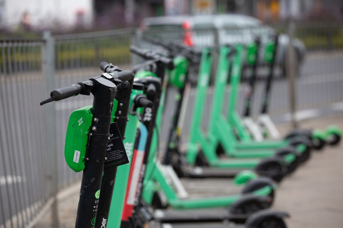 Warszawa. Rząd przyjął projekt nowelizacji ustawy regulujący status prawny hulajnóg elektrycznych
