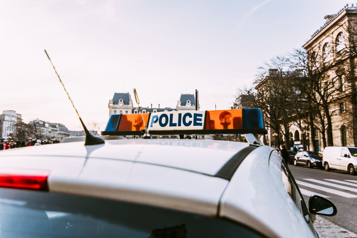 Atak nożownika we Francji. Policjant ciężko ranny 