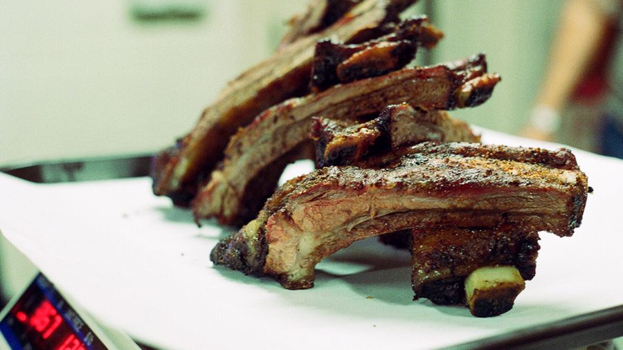 Pieczone żeberka wołowe (samo mięso, II klasa mięsa)