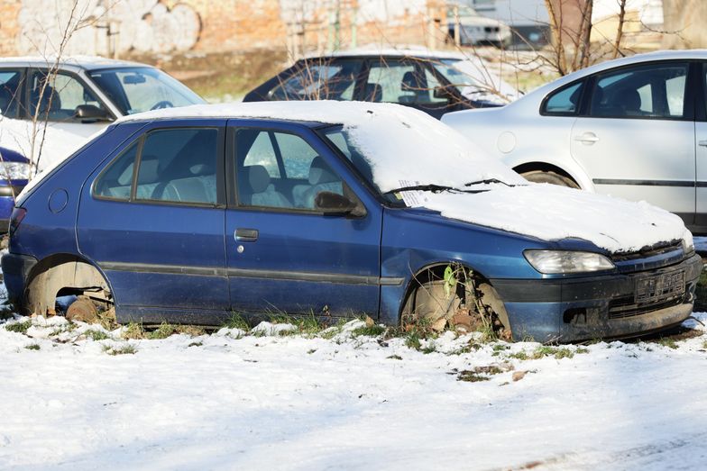 Za złomowanie starego auta spalinowego nawet 10 tys. zł. Podali termin. Jest kilka warunków