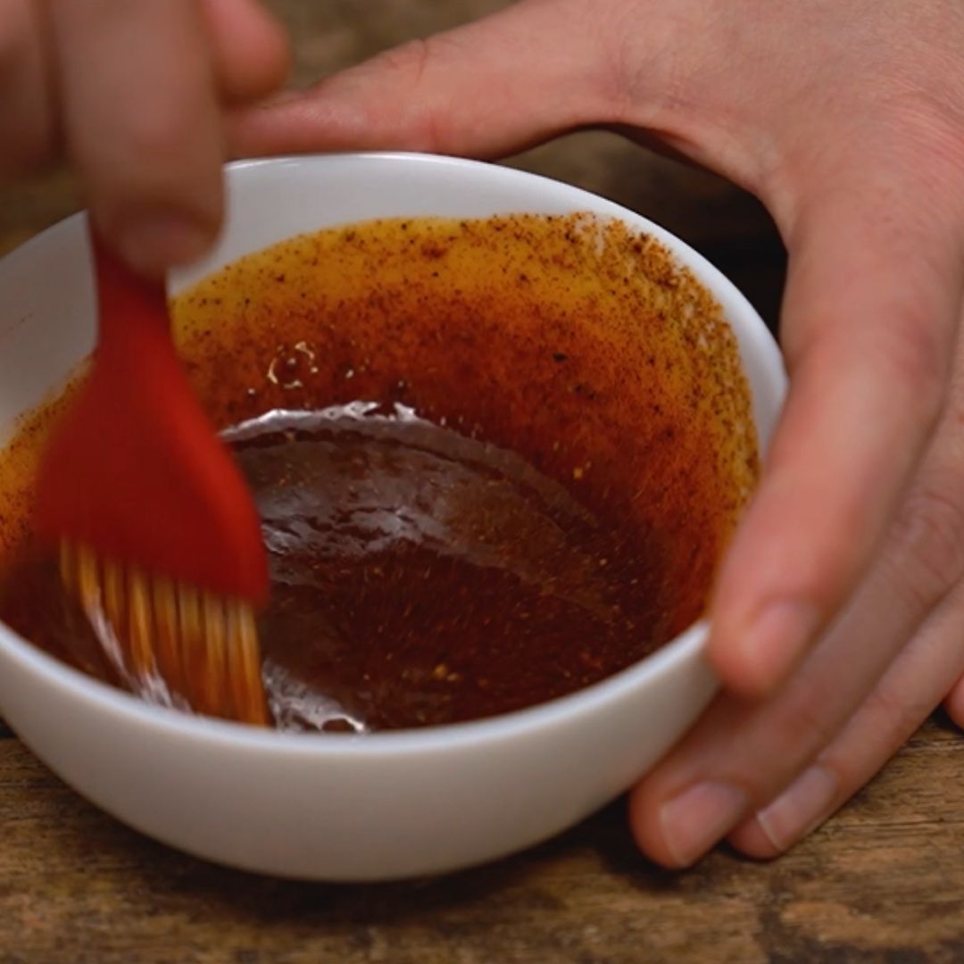 Aby jeszcze bardziej podkręcić smaki kurczaka, robię marynatę