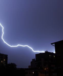 Wlk. Brytania. Mężczyzna rażony piorunem podczas gry na PlayStation