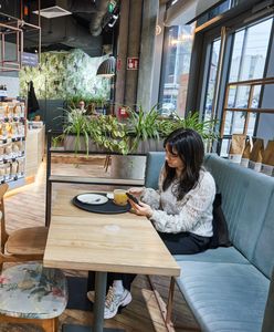 Kultowa sieć kawiarni zamyka lokale. Przegrywa walkę z Żabką?