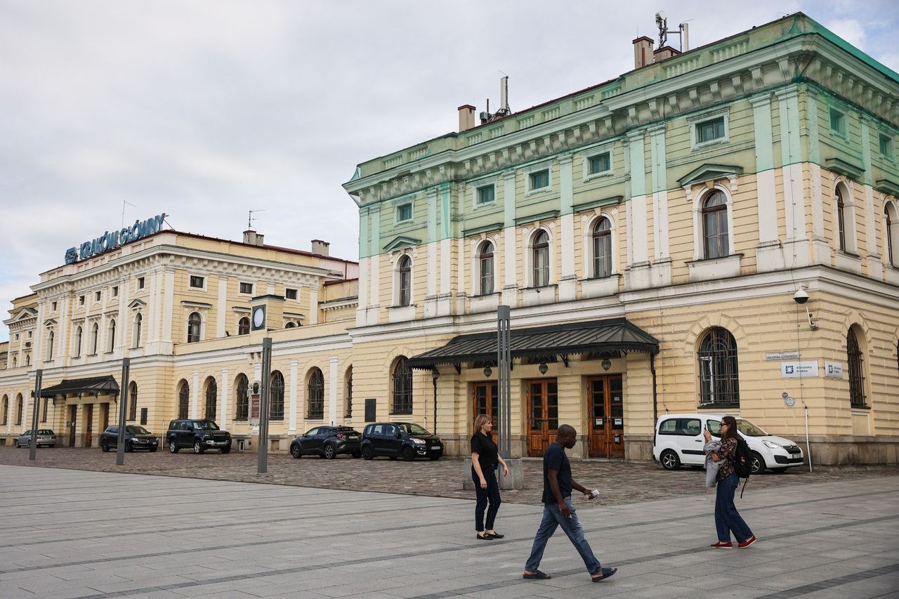 Kraków: Zabytkowy budynek Dworca Głównego do remontu. Co planuje PKP?