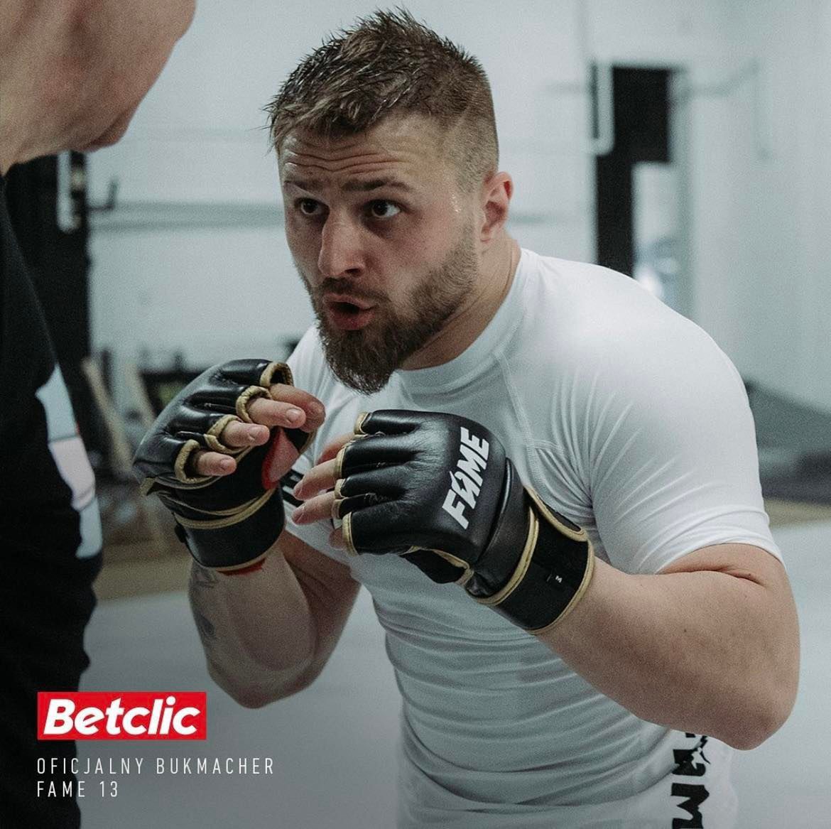 Gwiazdor Fame MMA został napadnięty we własnym domu?!