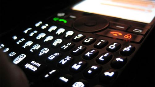 Coraz bardziej lubimy drogie komórki 1