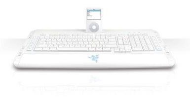 Klawiatura z wejściem na iPoda 1