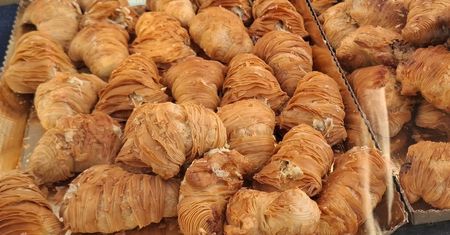 Wyglądają jak małe homary, a Włosi przegryzają je do espresso. Polacy prawie nie znają