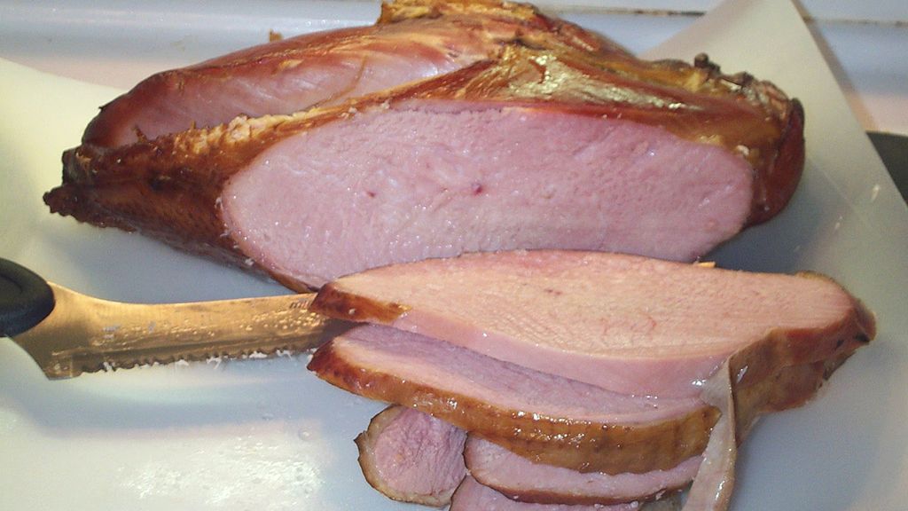 Wędzone mięso z indyka (jasne lub ciemne) bez skóry i kości