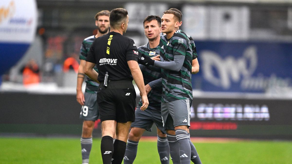 PAP / Dariusz Delmanowicz / Na zdjęciu: Lechia Gdańsk przegrała w Mielcu 1:2