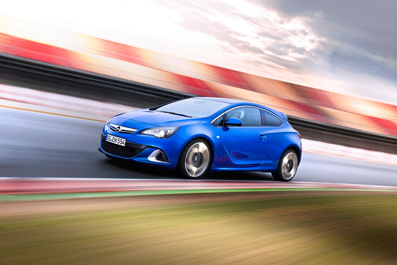 Opel nie planuje pożegnać OPC. Hybrydy uratują sportowe auta
