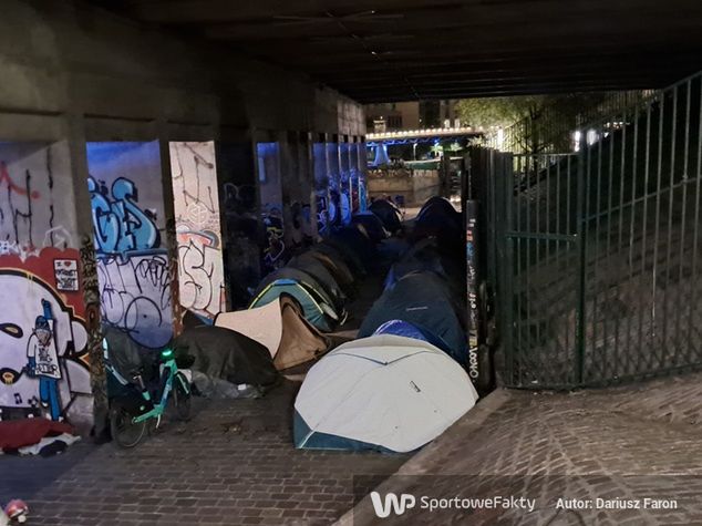 Obóz migrantów przy Canal de L'Ourcq (fot. Wirtualna Polska)