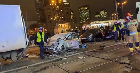 Warszawa. Karambol w centrum stolicy. Zderzyło się siedem samochodów