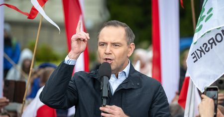 Najnowszy sondaż prezydencki. To mają zrobić wyborcy Trzaskowskiego i Nawrockiego
