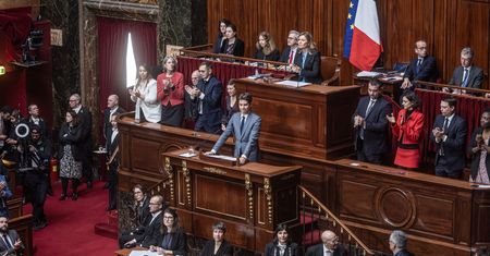 Oczy świata zwrócone na Paryż. Historyczny dzień dla Francji