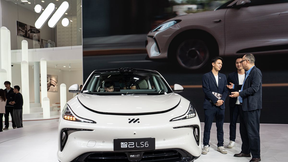 GUANGZHOU,CHINA - NOVEMBER 24: A iM Motors LS6 is on display during the 2023 Guangzhou International Automobile Exhibition at China Import and Export Fair Complex on November 24, 2023 in Guangzhou, Guangdong province of China. (Photo by Stringer/Anadolu via Getty Images)