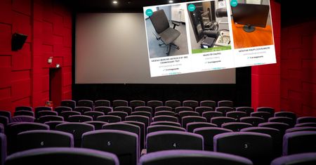 Zamknęli znane kino, a teraz wyprzedają asortyment. Jest kilka perełek