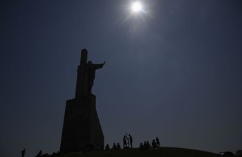 Zaczęło się. Zaćmienie Słońca nad Morzem Beringa