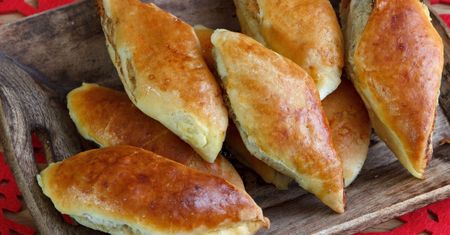 Paszteciki wigilijne. Miękkie ciasto i aromatyczny farsz
