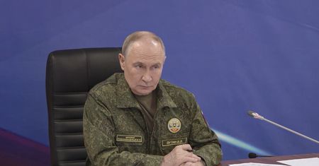 "Bliskie zeru". Putin zabiera głos przed rozmowami Zełenskiego z Trumpem