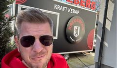 Filip Chajzer otworzył budkę z kebabem. "Sto pierwszych kebsów za free"