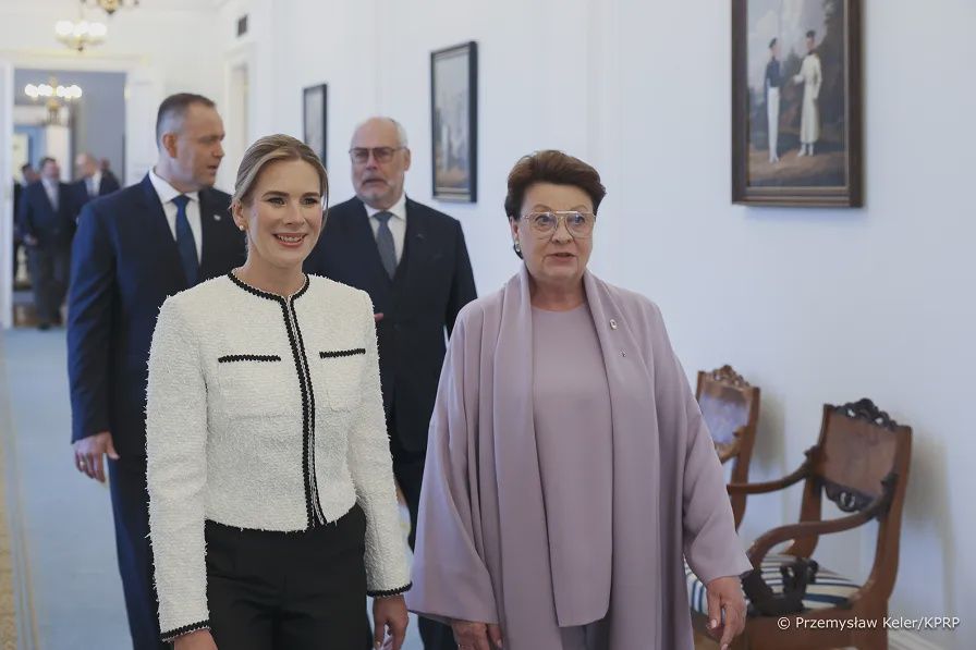 Marta Nawrocka postawiła na nietuzinkowy żakiet