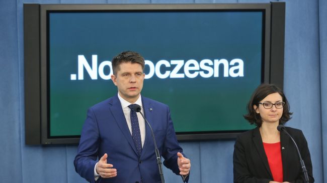 Lider Nowoczesnej Ryszard Petru i posłanka Nowoczesnej Kamila Gasiuk-Pihowicz