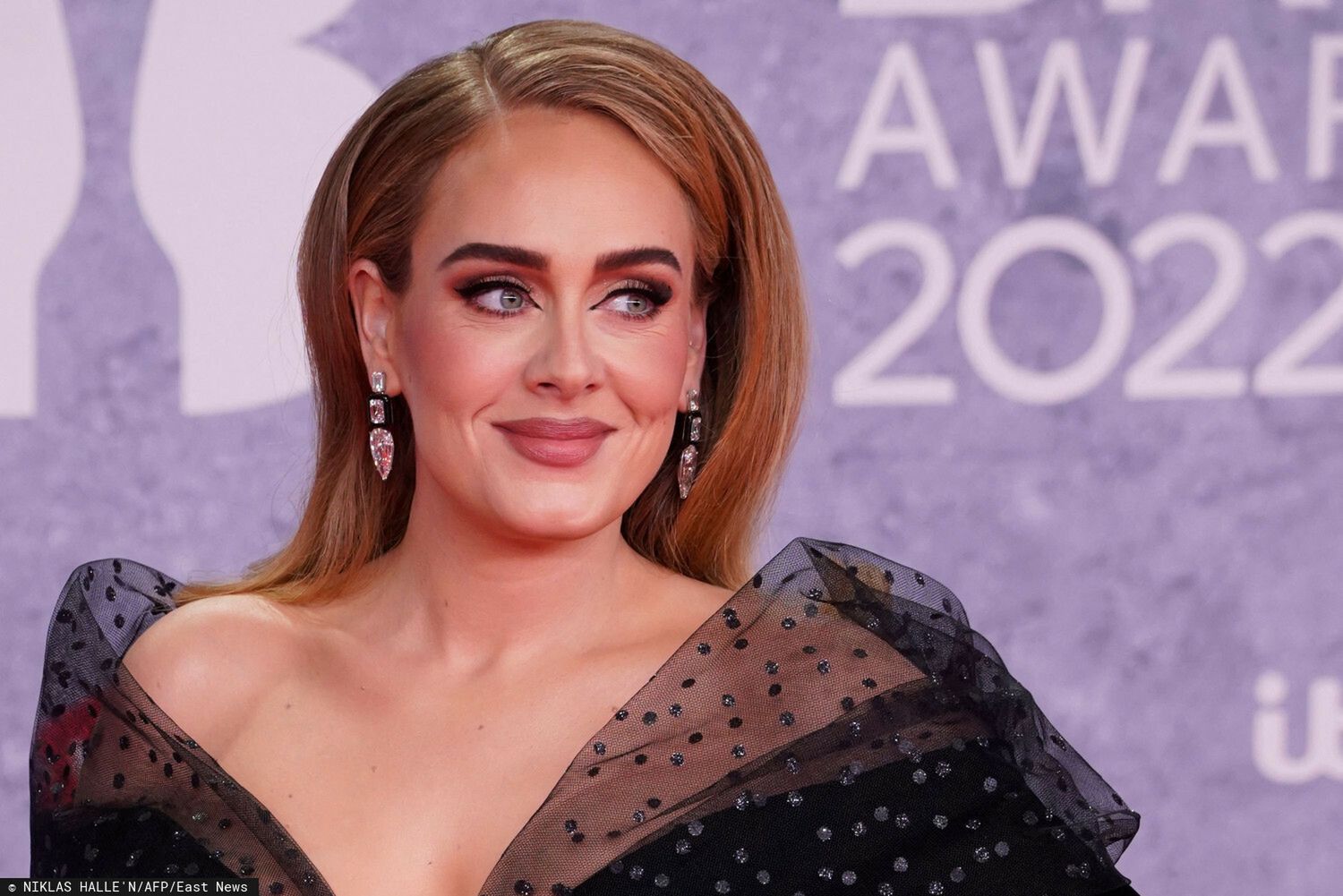 Adele – Brit Awards 2022, kreacja: Giorgio Armani