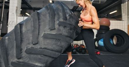 Dlaczego warto uprawiać crossfit?