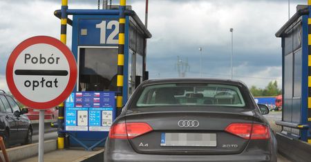 Decyzja Brukseli w sprawie polskiego VAT od samochodów