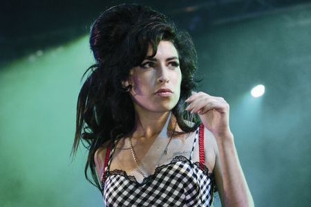 Amy Winehouse - dziewczynka z nałogami