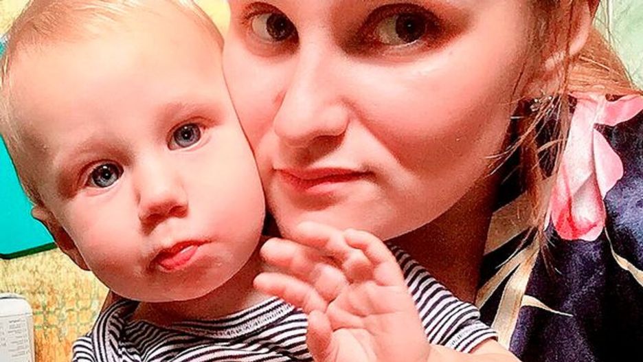 Matka zostawiła dzieci bez opieki i poszła na czterodniową imprezę. Kiedy wróciła niemowlę już nie żyło