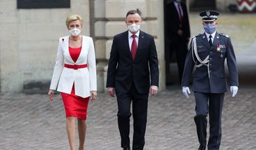Dzień Flagi. Prezydent Andrzej Duda do Polonii: biało-czerwona flaga nas jednoczy