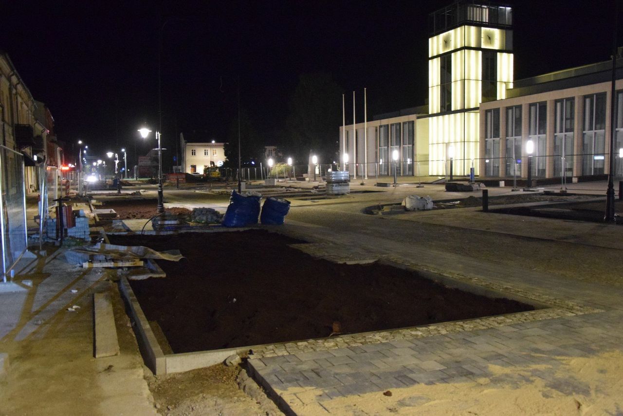 Zduńska Wola: Plac Wolności już jest oświetlony