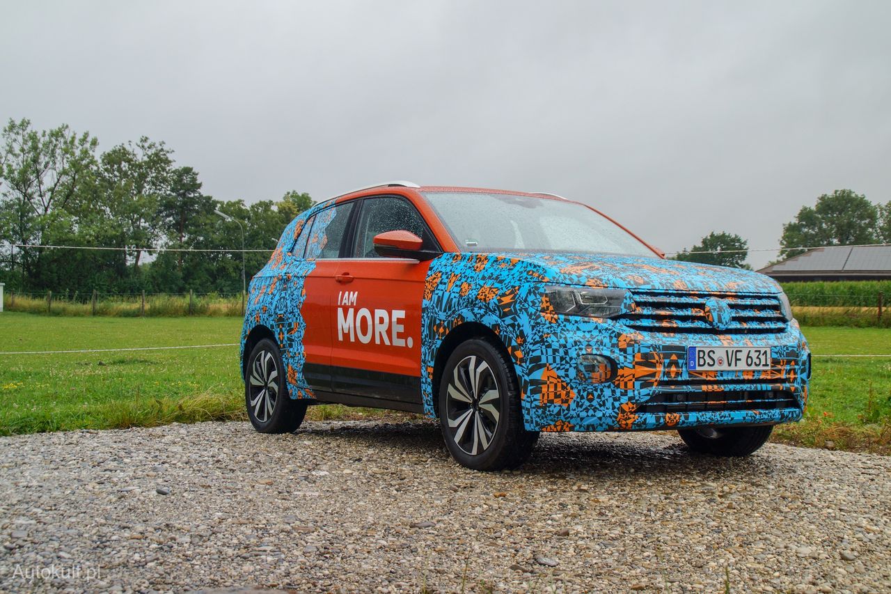 Volkswagen T-Cross wprowadza nowy standard do segmentu. Jest przestronny i funkcjonalny