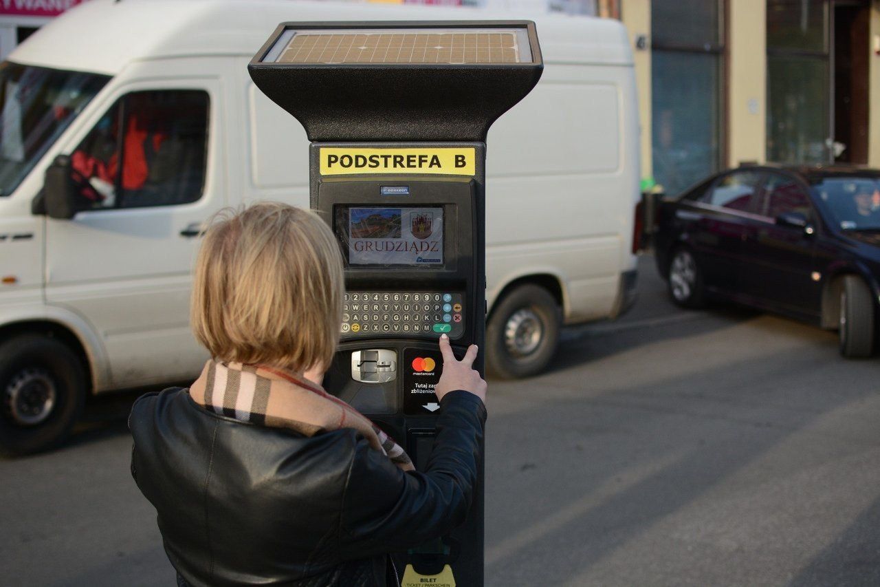 "Gapowicze" w Grudziądzu obciążają budżet miasta. A co z kierowcami parkującymi w płatnej strefie?