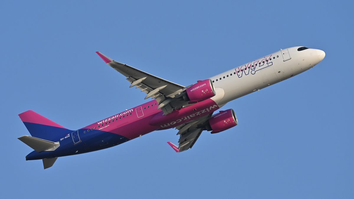 ROME, ITALY - 2025/08/10: A view of the Airbus A321Neo Wizz Air plane as it departs to Fiumicino airport. (Photo by Mattia Vian/SOPA Images/LightRocket via Getty Images)