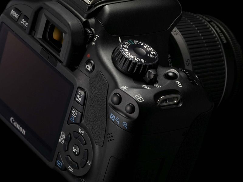 Canon EOS 550D - zgrabna lustrzanka z 18 megapikselami i Full HD 1080p 7