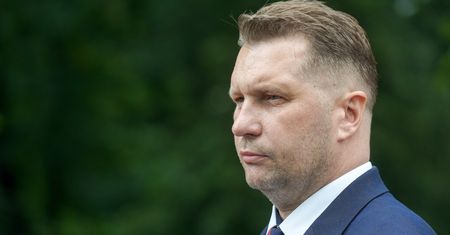 Czarnek wie, kto się szczepił. "Naruszenie konstytucji"