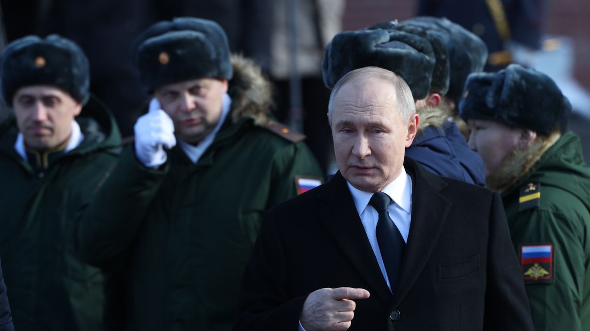MOSCOW, RUSSIA - FEBRUARY 23: (RUSSIA OUT) Russian President Vladimir Putin (C) greets participants of the military invasion of Ukraine during a wreath laying ceremony at the Unknown Soldier's Tomb, marking the Defender of the Fatherland Day on February 23, 2025, in Moscow, Russia. Russians mark the Defender of the Fatherland Day on February 23, continues the Soviet tradition of the marking the Red Army Day, celebrated the same day. (Photo by Contributor/Getty Images)