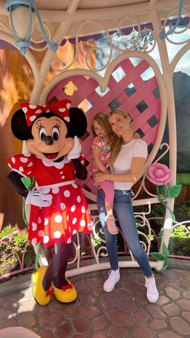 Joanna Krupa pokazała, jak uczy 4-letnią Ashę języka polskiego. Fani doceniają: "MEGA SZACUN" (WIDEO)