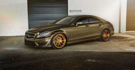 Mercedes-Benz CLS 63 AMG na felgach Strasse Wheels po modyfikacjach Renntech wykonany dla DV8 Motorsports