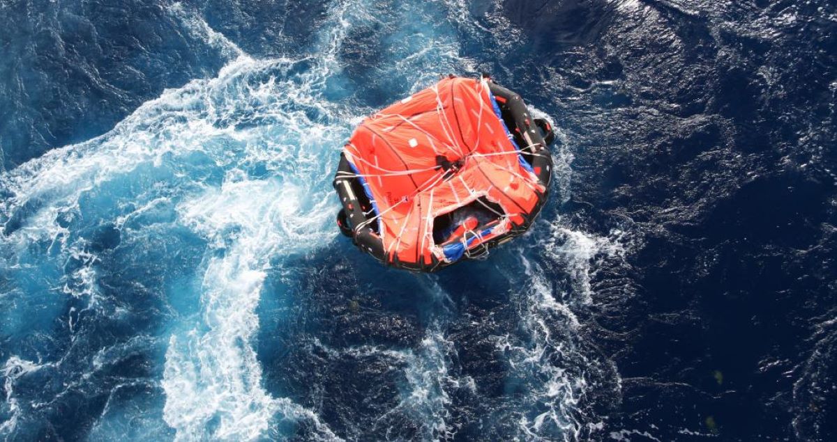 Mężczyzna, który przeżył piekło. 76 dni na tratwie na oceanie
