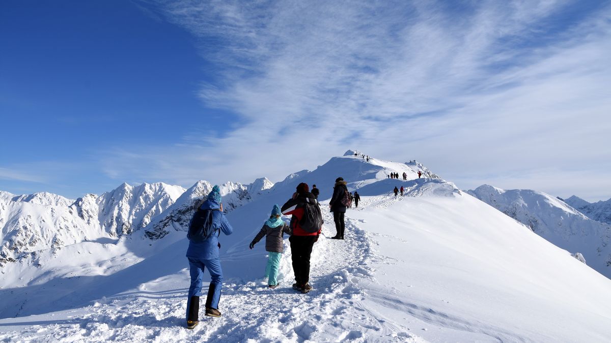Turyści na Kasprowym Wierchu 