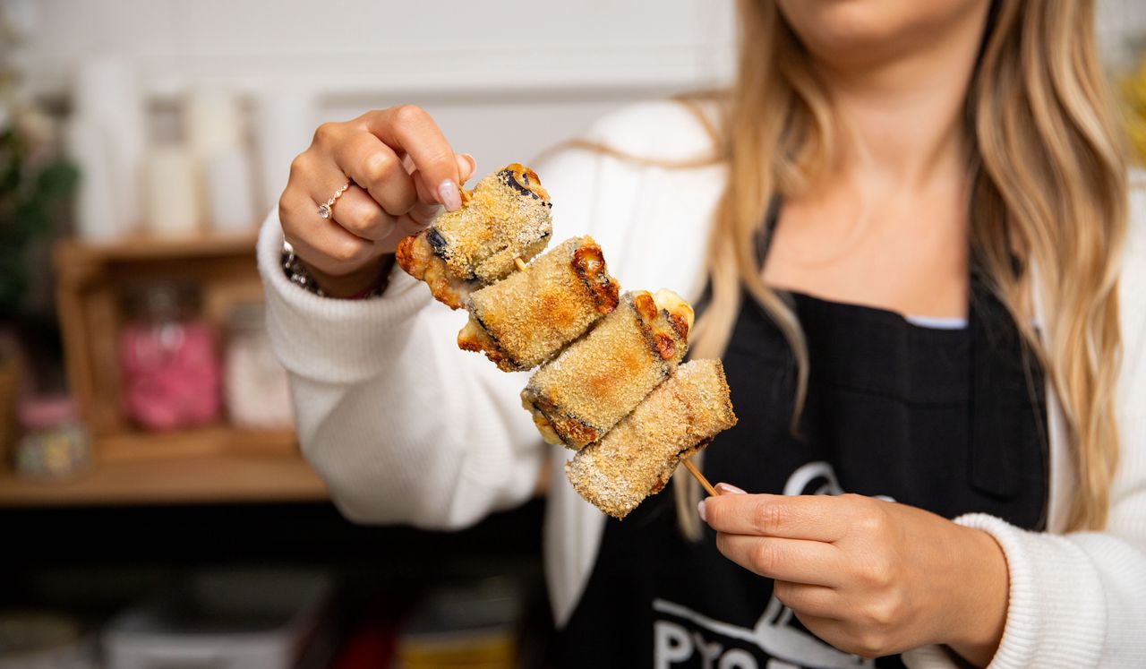 Eggplant rolls with bacon and cheese: A new culinary star